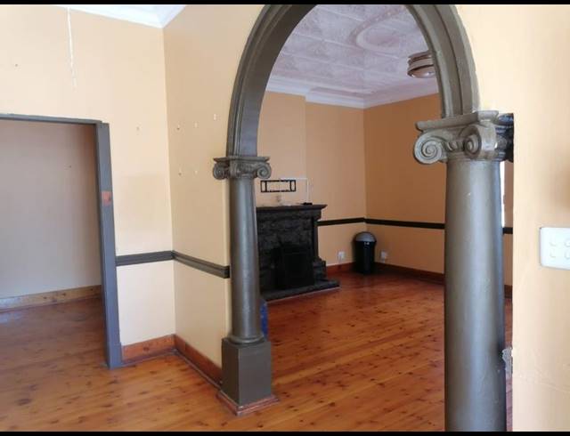 4 BEDROOM HOUSE FOR SALE IN KENSINGTON